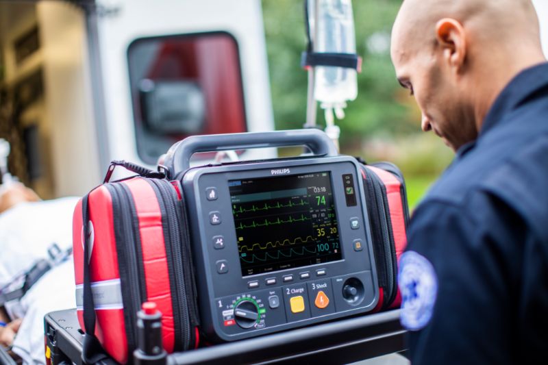 cardiac monitor defibrillator