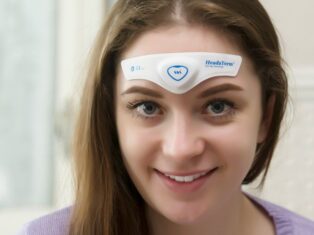 HeadaTerm’s TENS therapy provides treatment for acute migraines