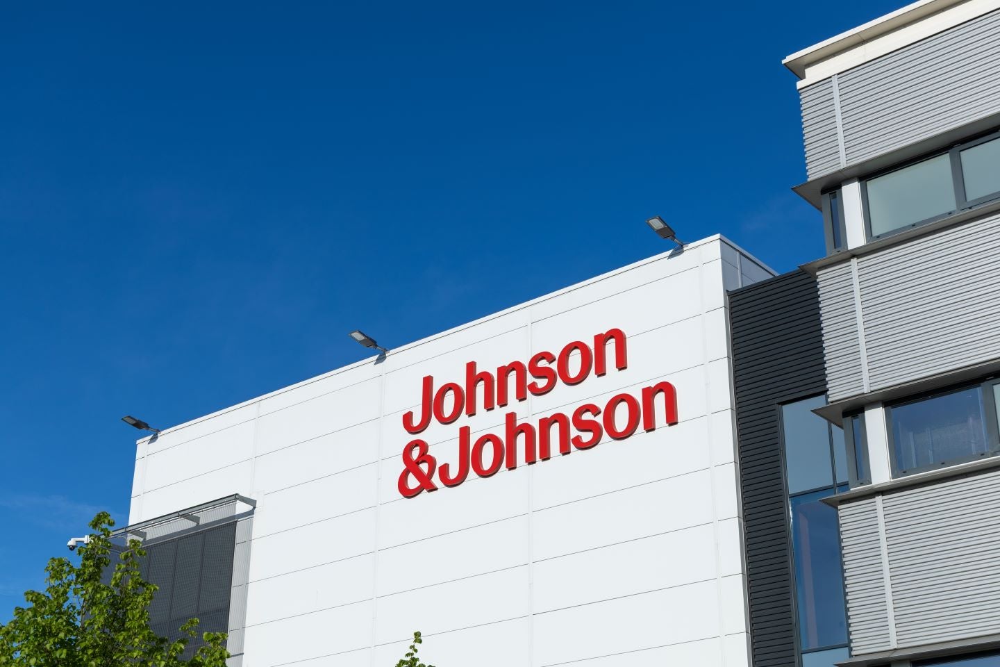 J&J agrees to acquire Atraverse Medical to advance cardiac ablation portfolio