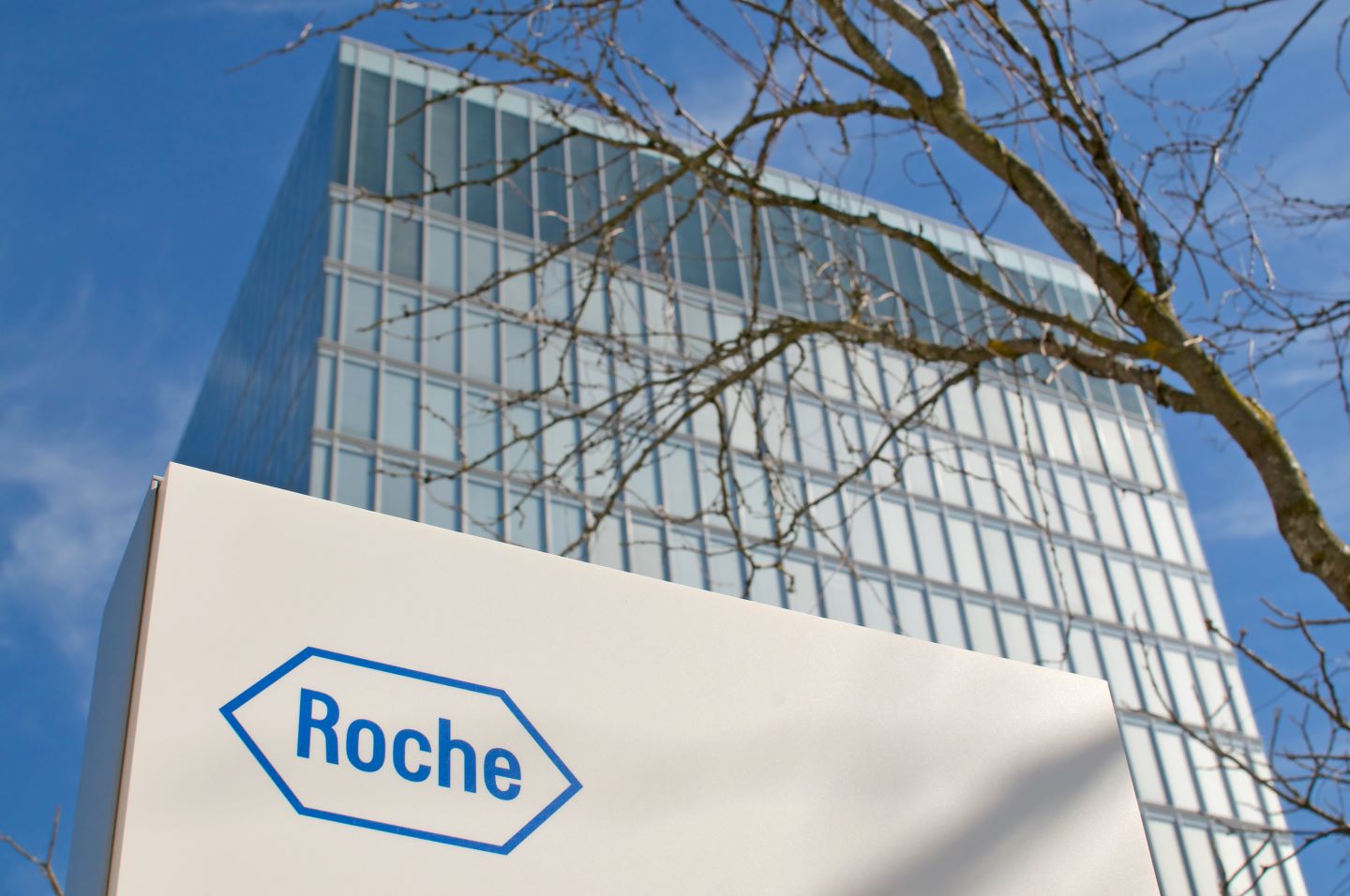 Roche’s pTau217 single-biomarker Alzheimer’s blood test lands FDA approval