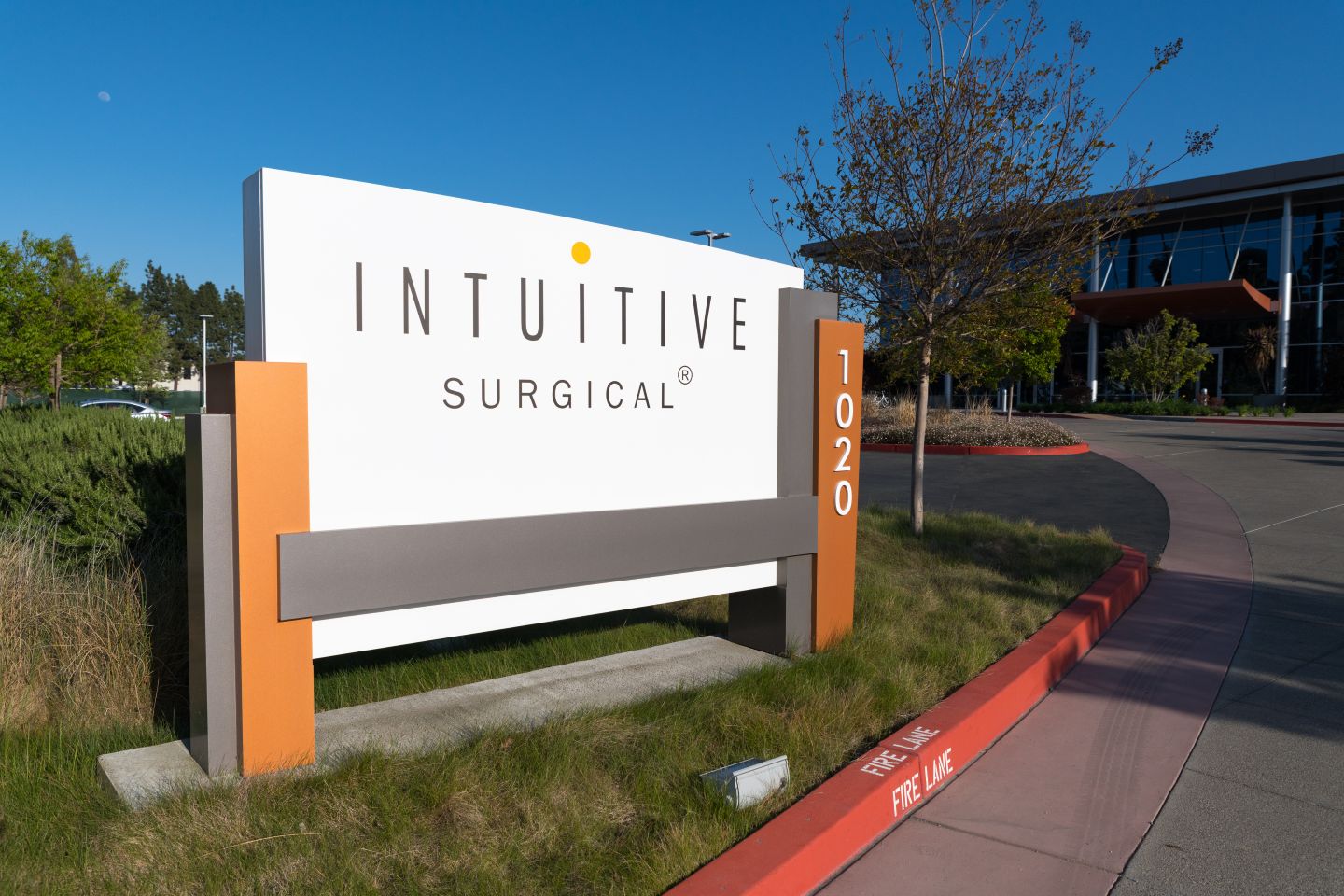 Intuitive re-enters European cardiac surgery market following da Vinci 5 CE mark